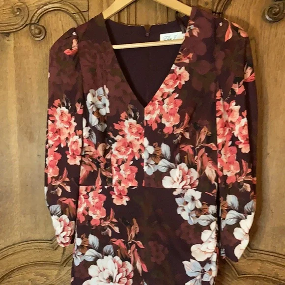 Eliza J Burgundy Purple Pink Floral Dress V Neck Fitted 3/4 Sleeve - Picture 4 of 15